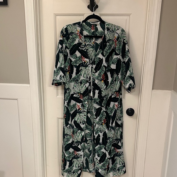 Rachel Zoe Tops - Rachel Zoe Tropical Leaf Kimono - Green, Black & Red Accents